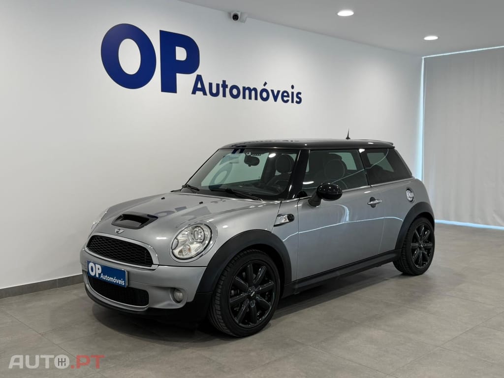 MINI Cooper Cooper S