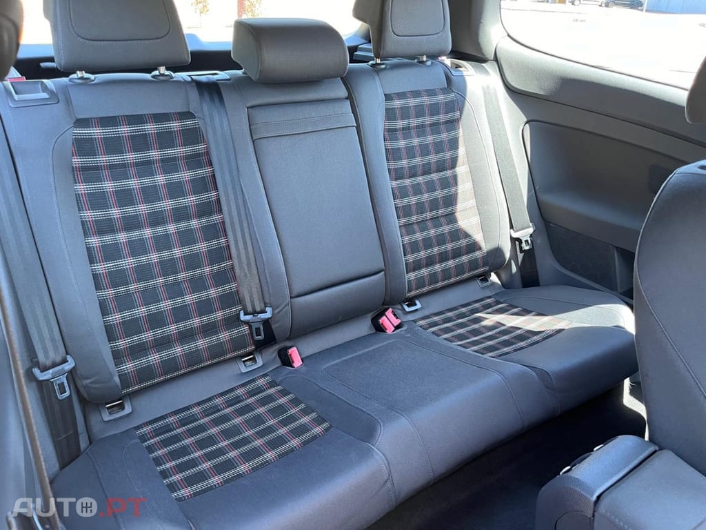 Volkswagen Golf 2.0 GTi