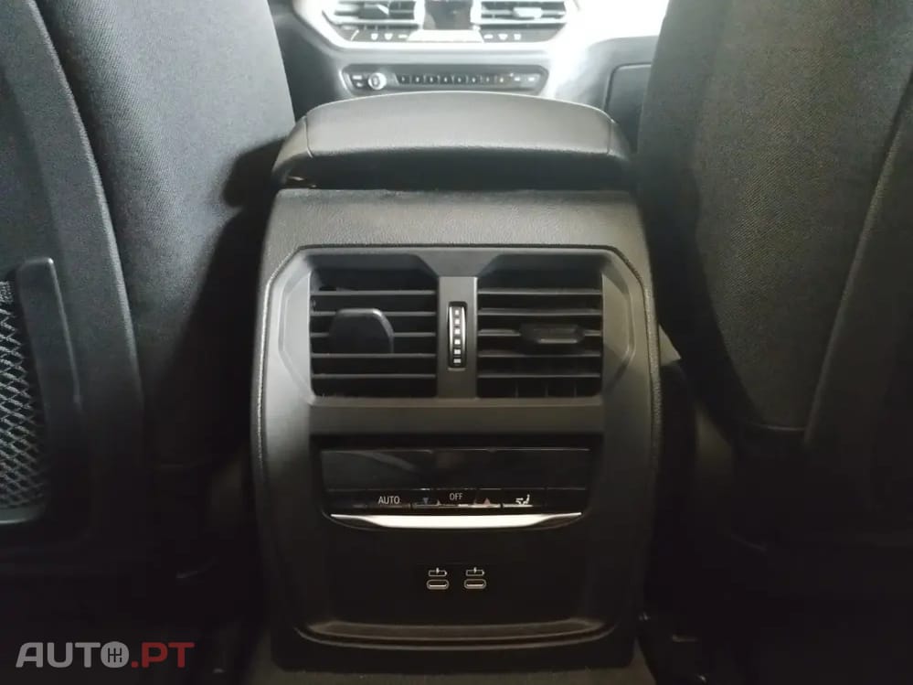 BMW 320 d Pack M Auto — fotografia 23