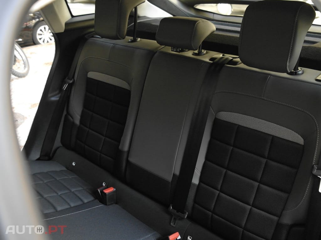 Citroen C4 1.2 Hybrid Plus e-DSC6