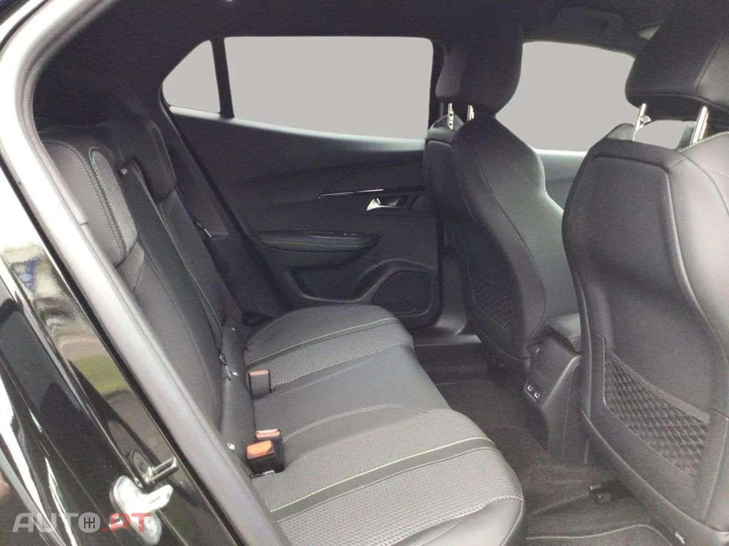 Peugeot E-2008  GT