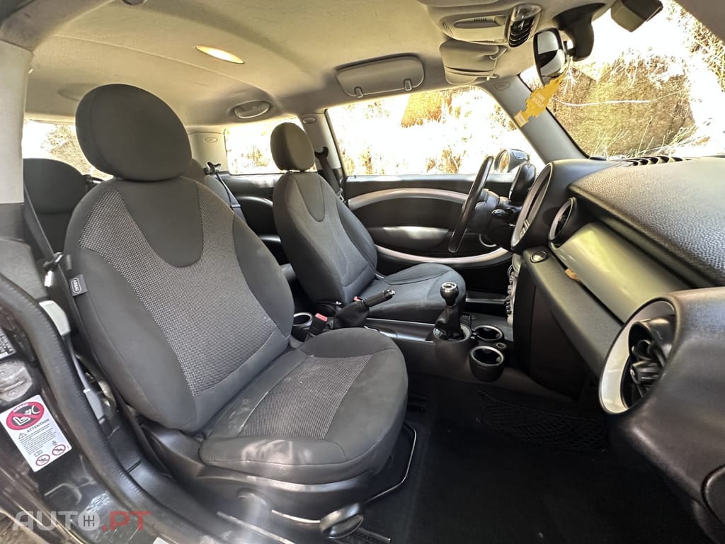 MINI Cooper Cooper D