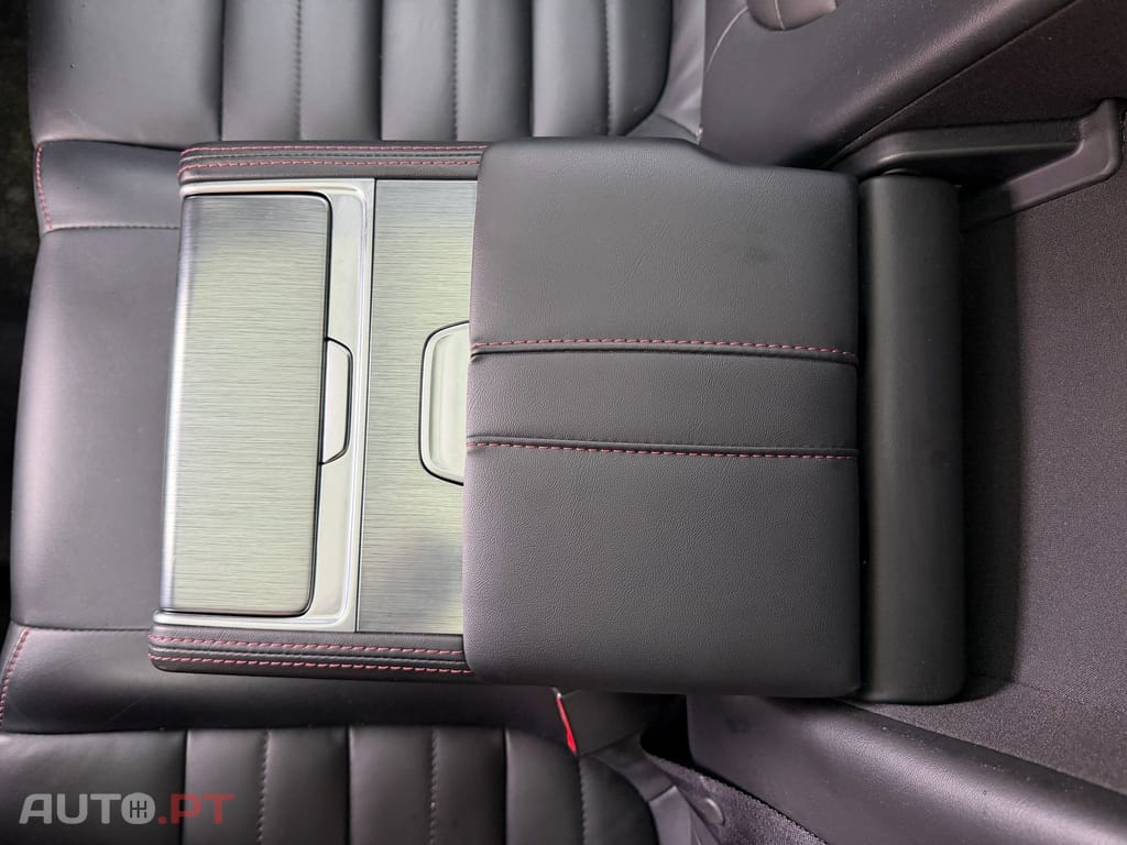 MG EHS PHEV Hybrid Luxury