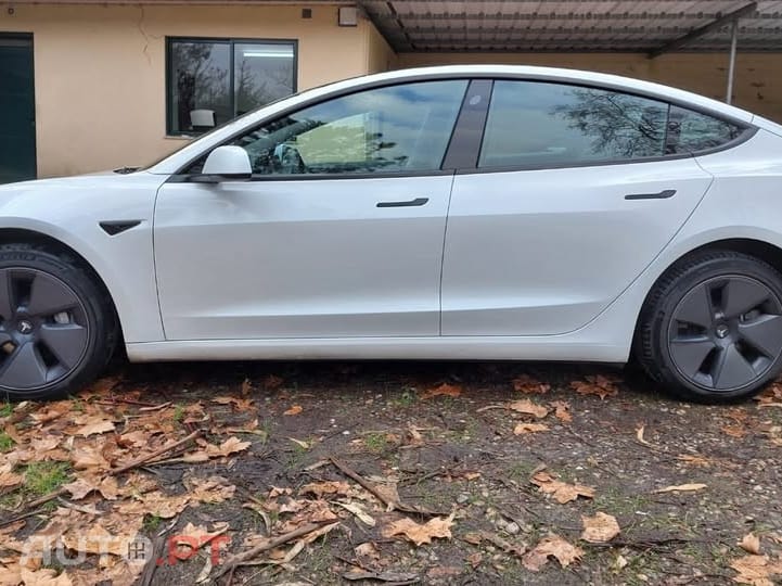 Tesla Model 3 Tração Traseira
