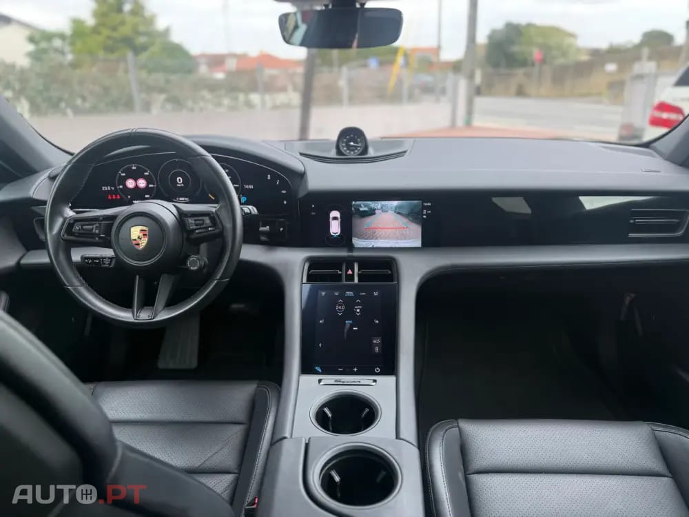 Porsche Taycan ST 4S