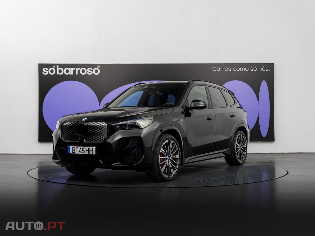 BMW iX1 xDrive30 Pack Desportivo M Pro