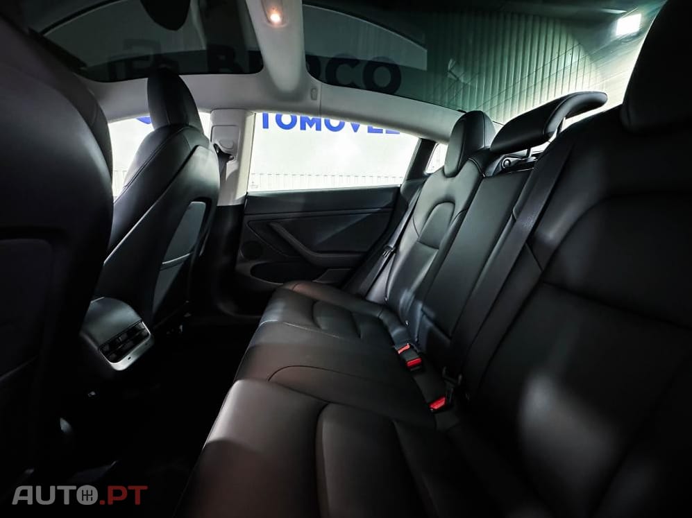 Tesla Model 3 Standard Range Plus RWD