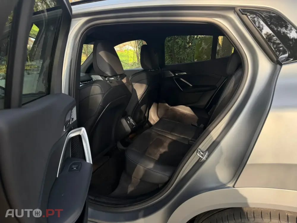 BMW iX2 xDrive30 Pack Desportivo M Pro