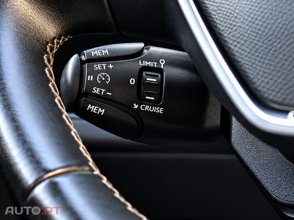 Peugeot 3008 1.2 PureTech Allure EAT8