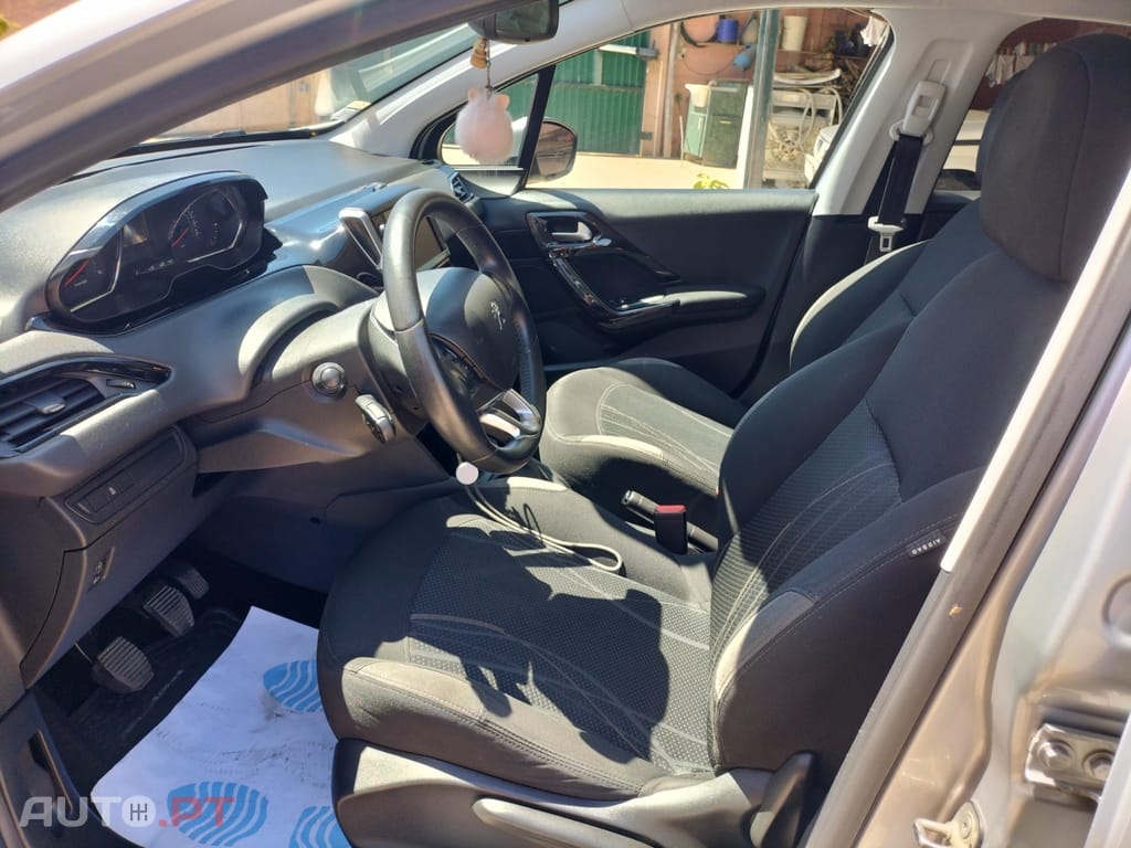 Peugeot 208 1.4 HDI