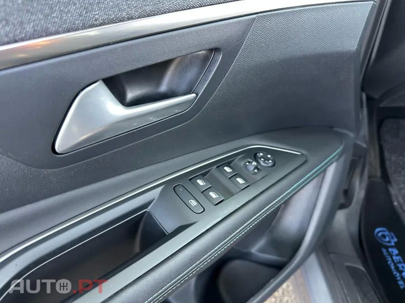 Peugeot 3008 1.2 PureTech Allure Pack