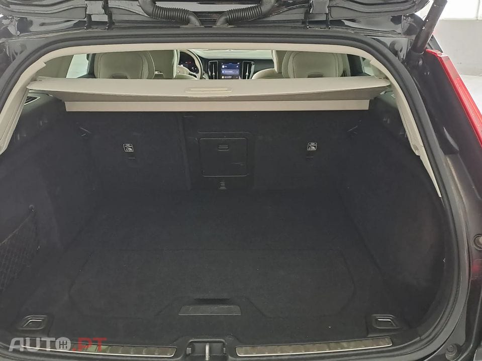Volvo V60 2.0 B4 Core Auto