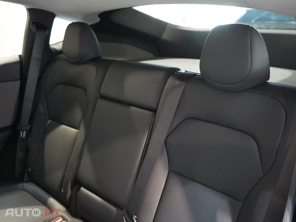 Tesla Model Y Long Range Tração Traseira
