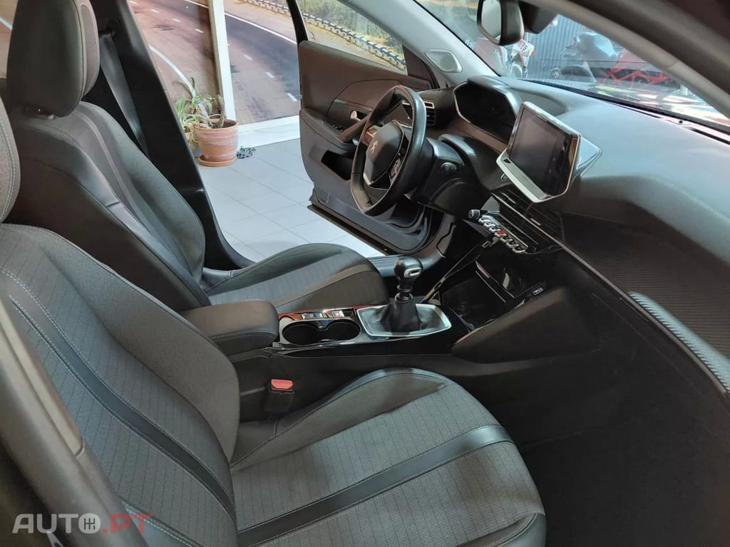 Peugeot 2008 1.2 PureTech Allure Pack