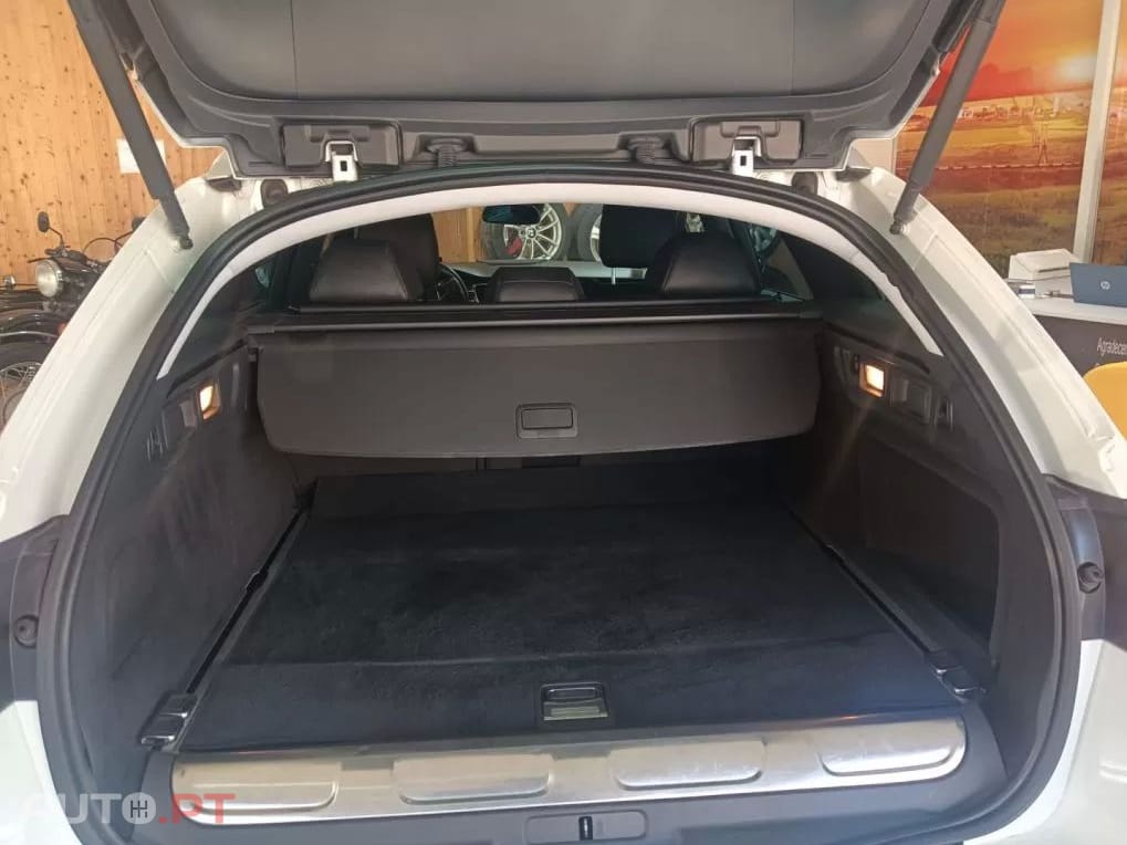 Peugeot 508 RXH 2.0 HDi Hybrid4 2-Tronic 104g