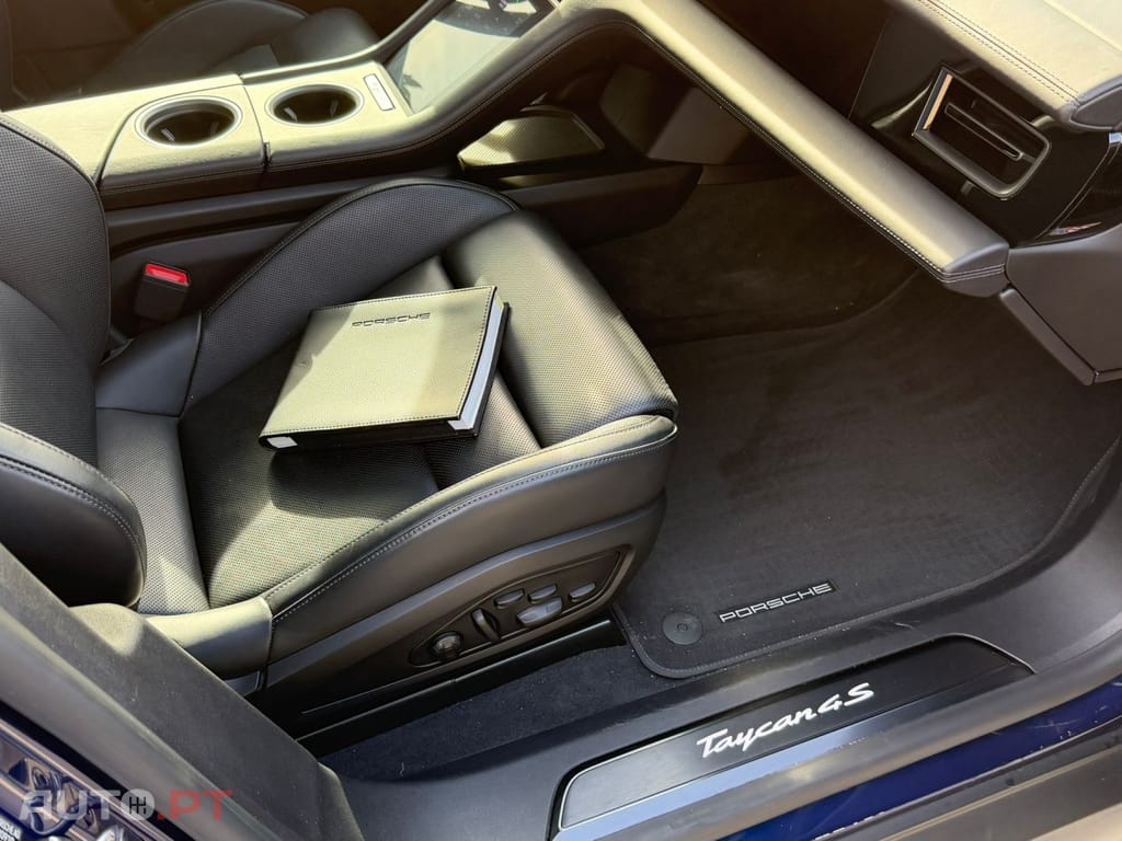 Porsche Taycan 4S