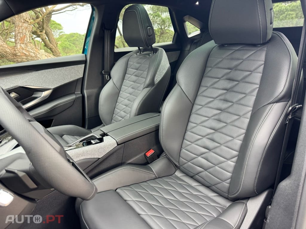 Peugeot E-3008 73 kWh GT