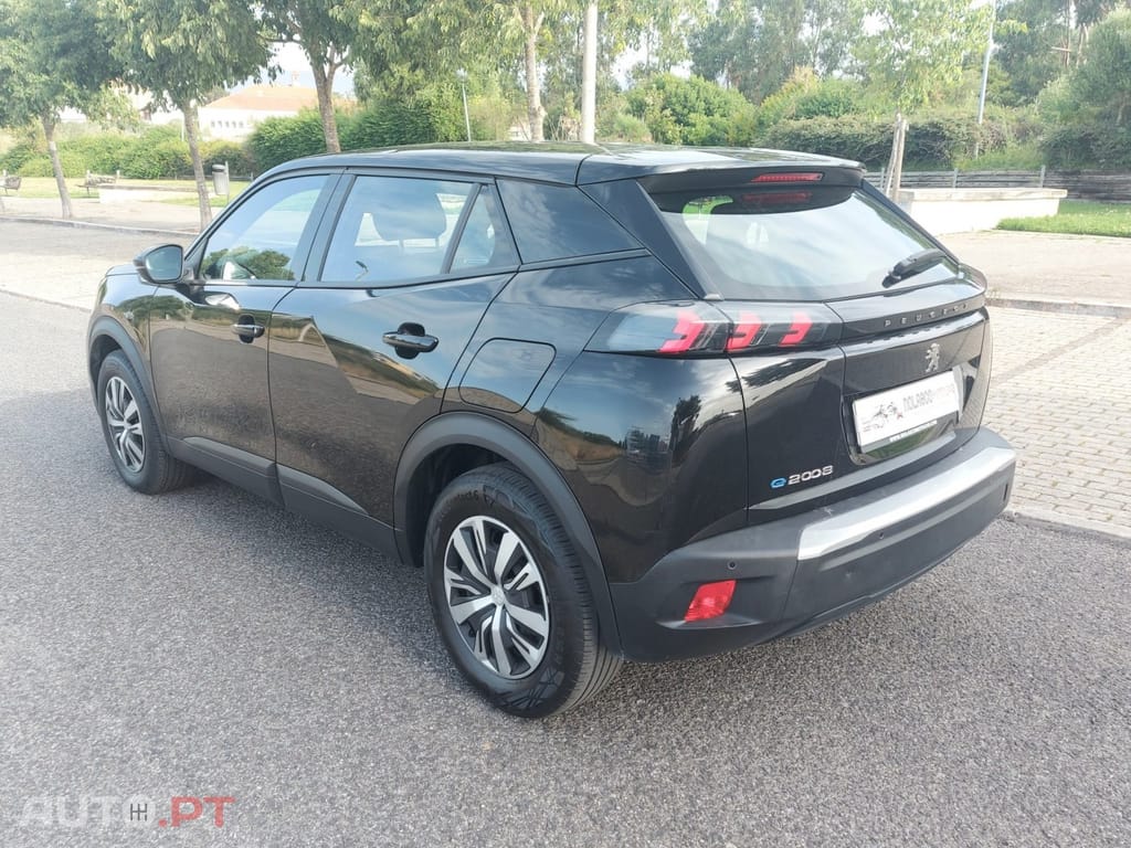 Peugeot E-2008 50 kWh Active Pack