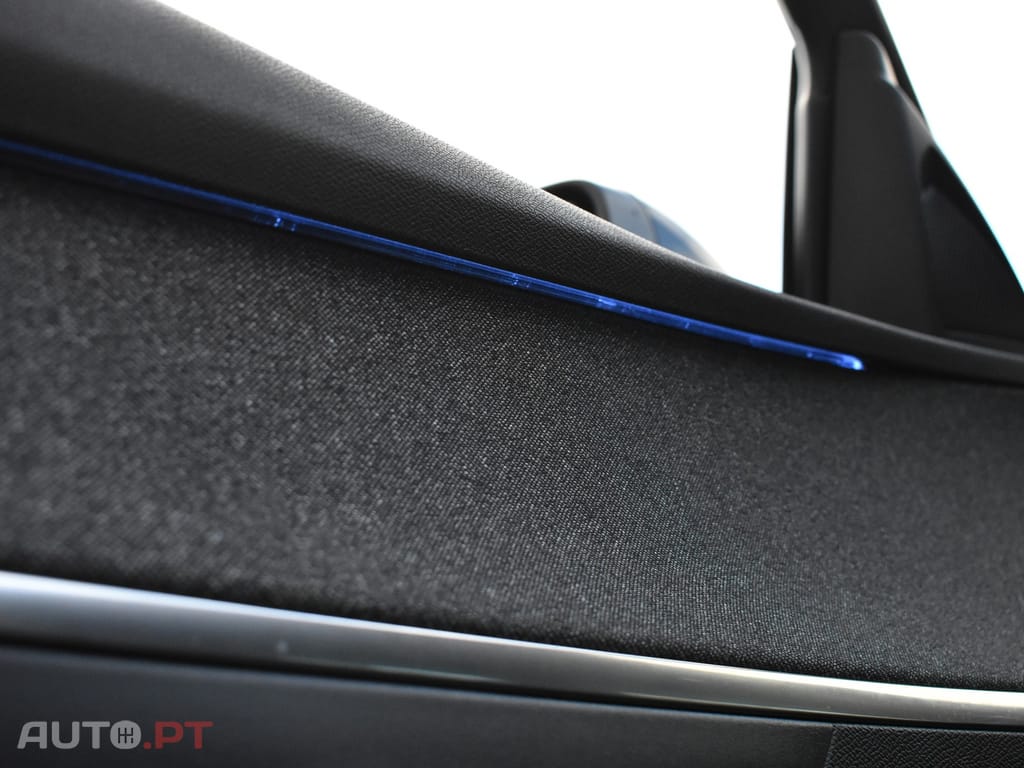 Peugeot 3008 1.6 Hybrid Allure Pack e-EAT8