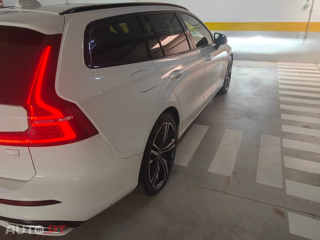 Volvo V60 Volvo V60 2.0 T6 AWD TE R-DESIGN Hybrid Plug-In