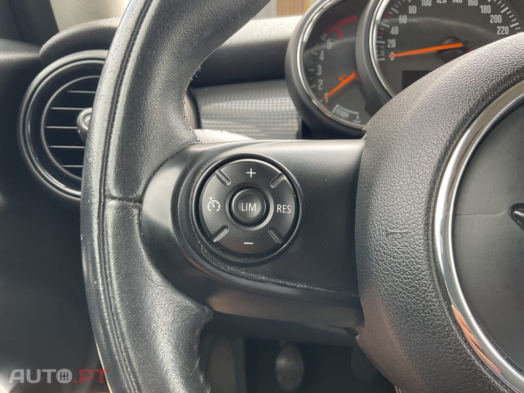 MINI Cooper Cooper D