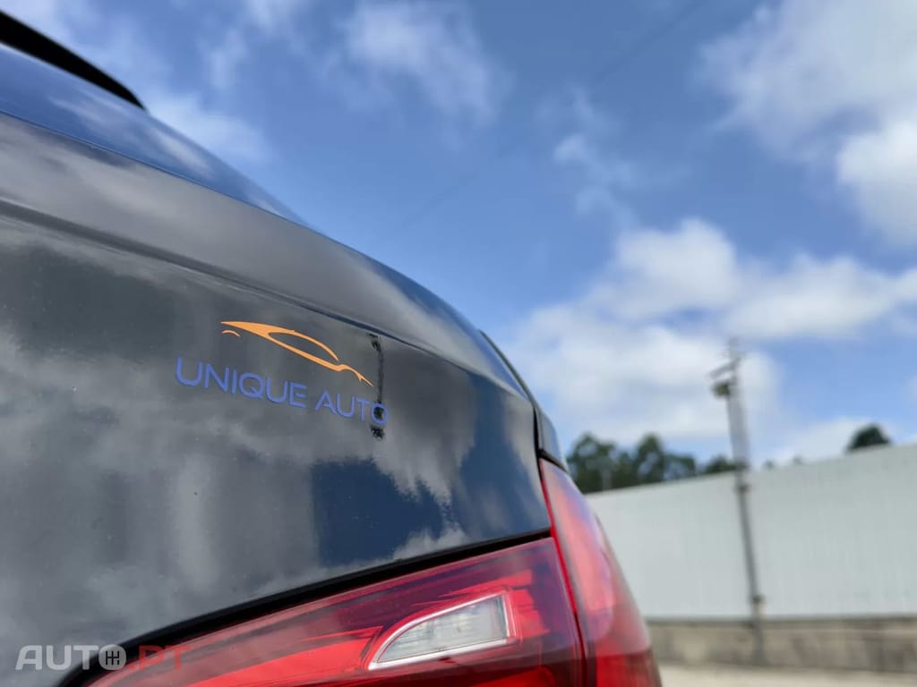 BMW 520 d Modern Line Automática KIT M Sport — fotografia 11