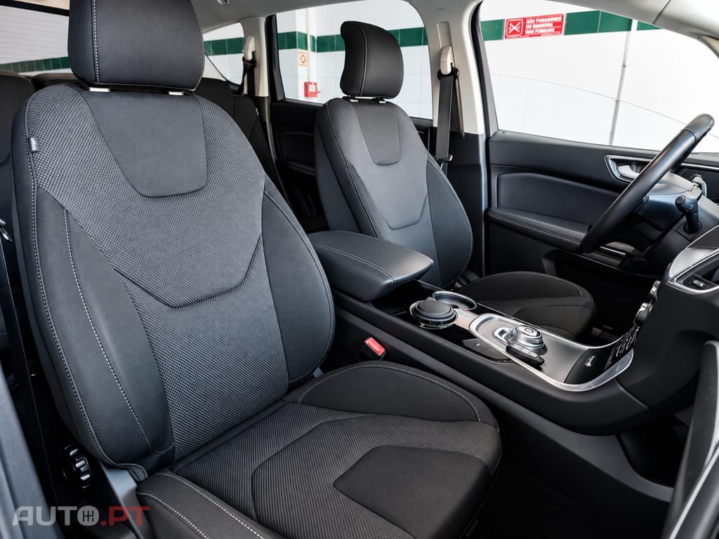 Ford S-Max 2.5 FHEV Titanium