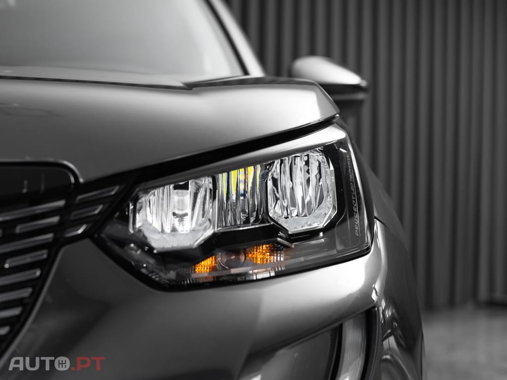 Peugeot 2008 1.5 BlueHDi Allure EAT8