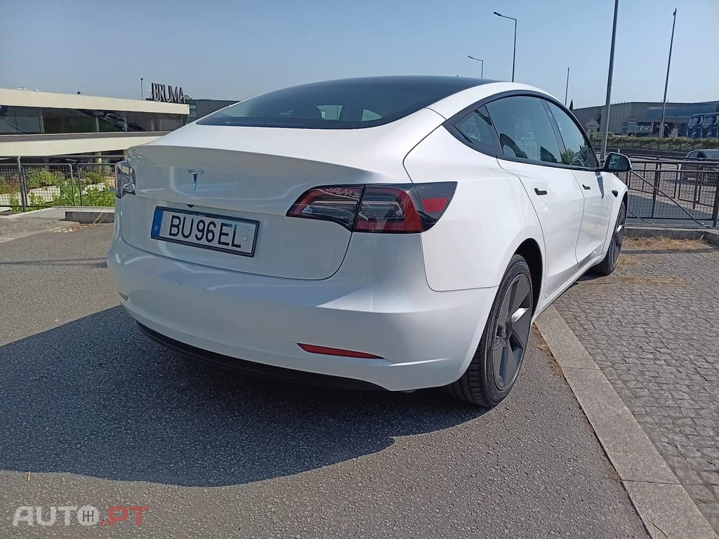 Tesla Model 3 Standard Range Plus RWD