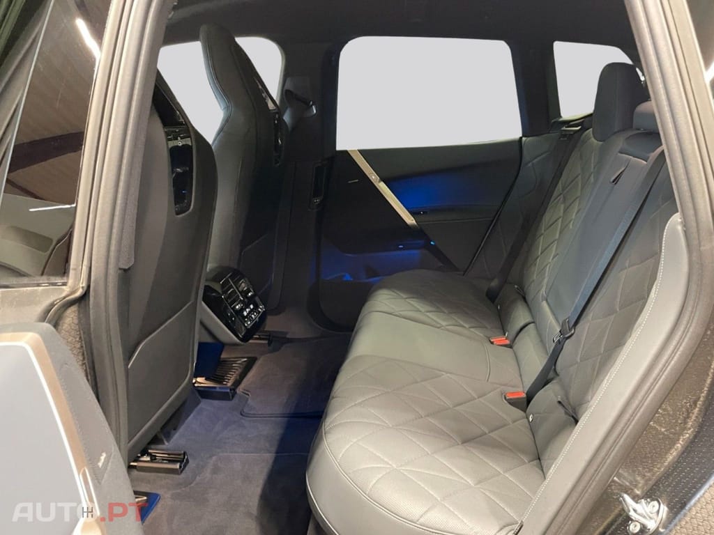 BMW iX I.V.A DEDUTIVEL 50 xDrive Sport 