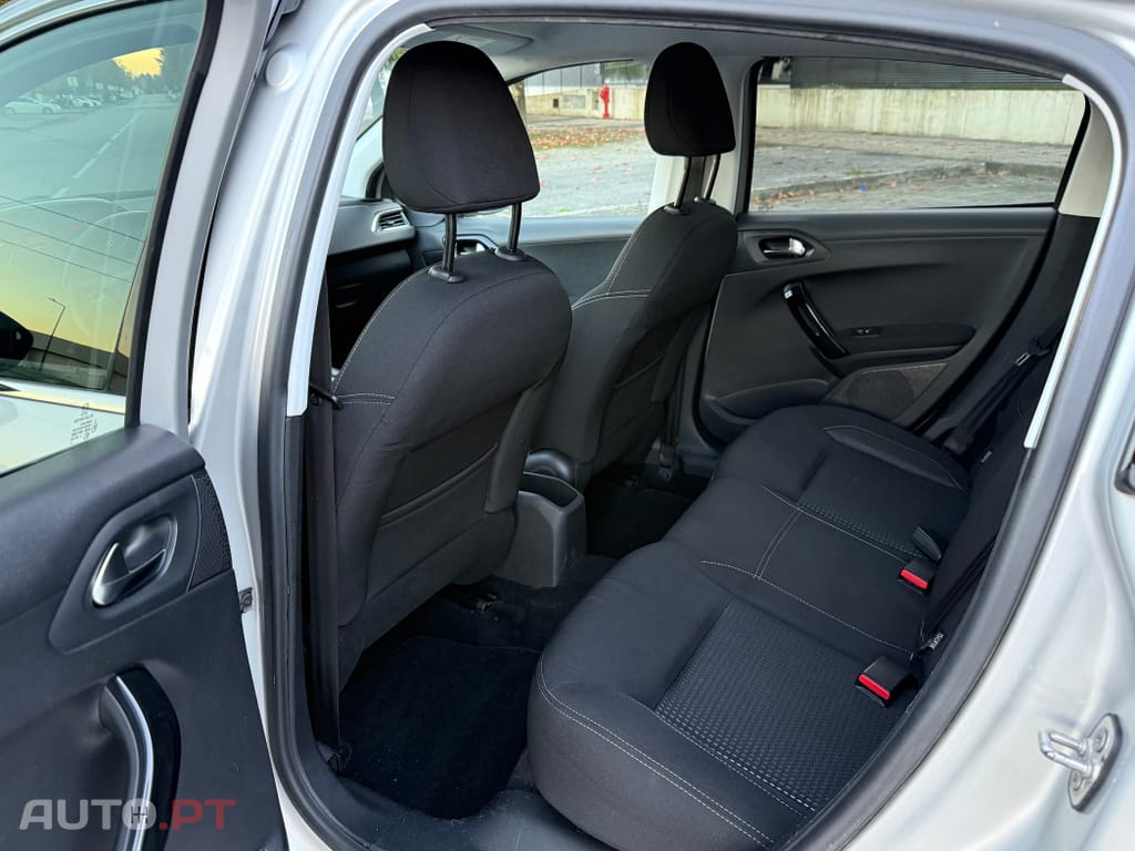 Peugeot 208 1.2 PureTech Allure