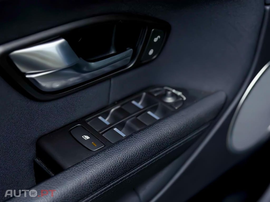 Land Rover Evoque 2.0 TD4 SE Dynamic Auto