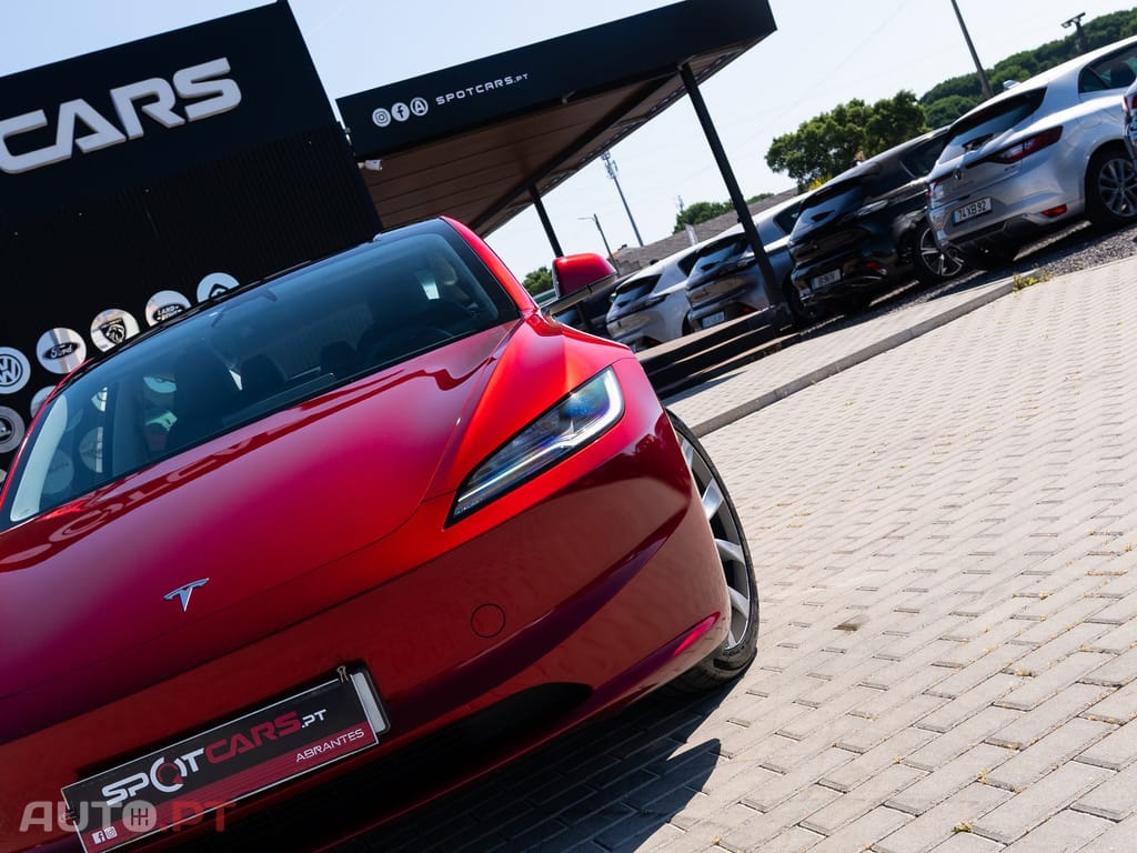Tesla Model 3 Tração Traseira