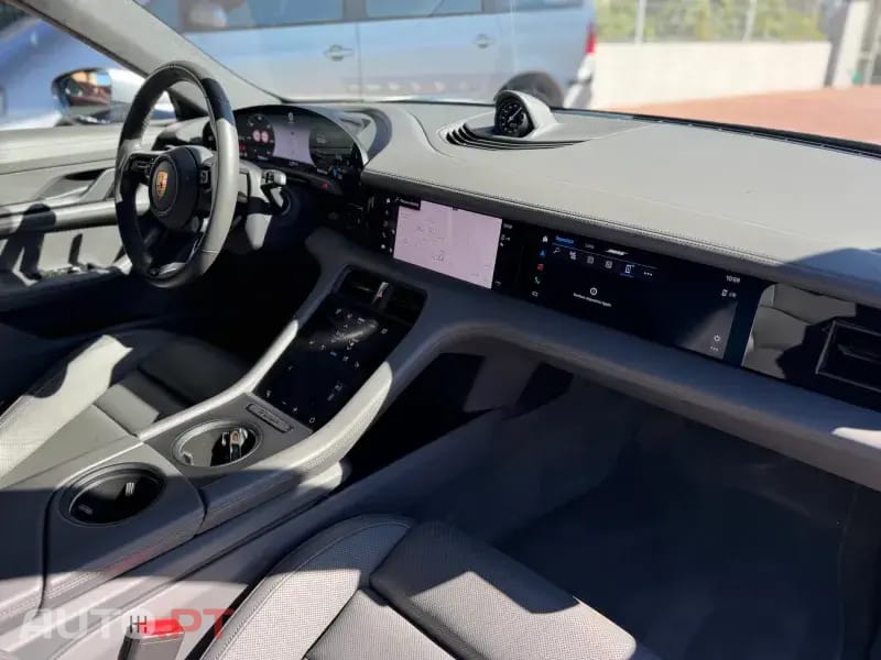 Porsche Taycan Turbo