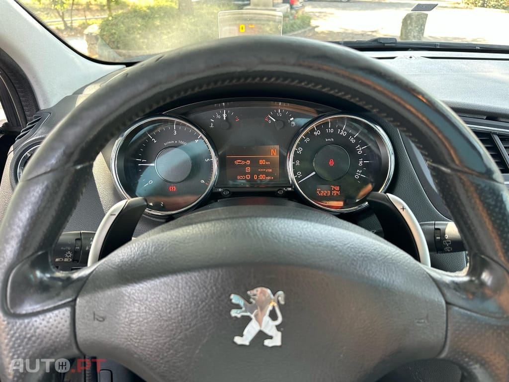 Peugeot 5008 1.6 e-HDi 7L Allure 2-Tronic 113g