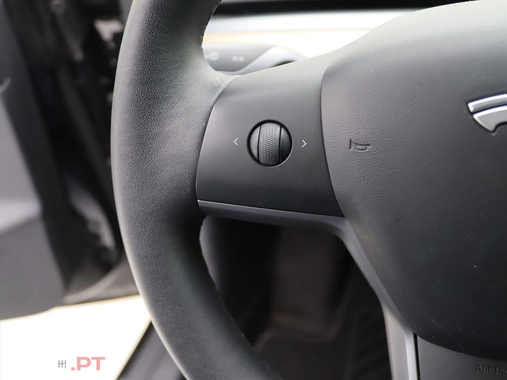 Tesla Model 3 Standard RWD Plus AUTOPILOT