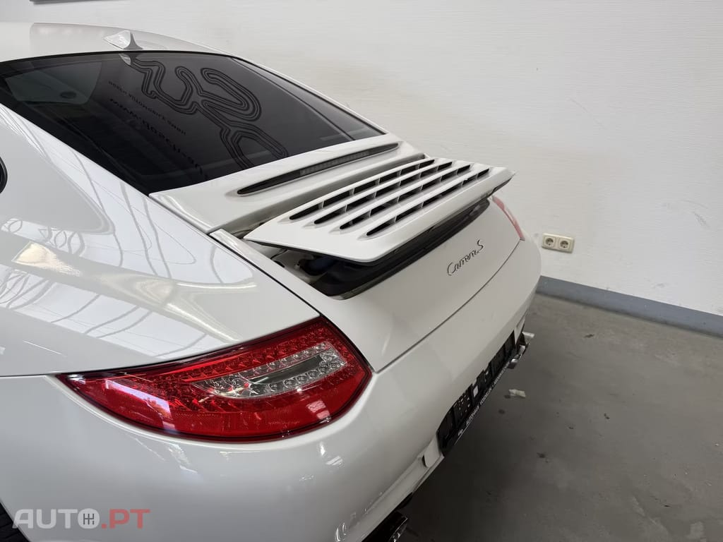 Porsche 911 Carrera