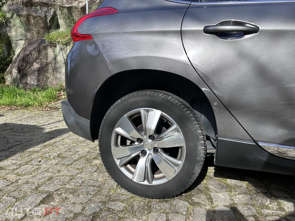 Peugeot 2008 PureTech 100 Allure