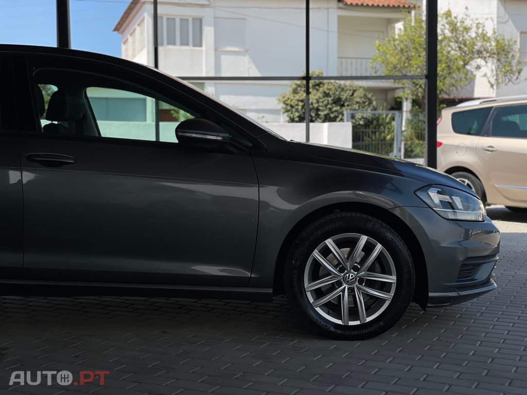 Volkswagen Golf 1.6 TDI Confortline