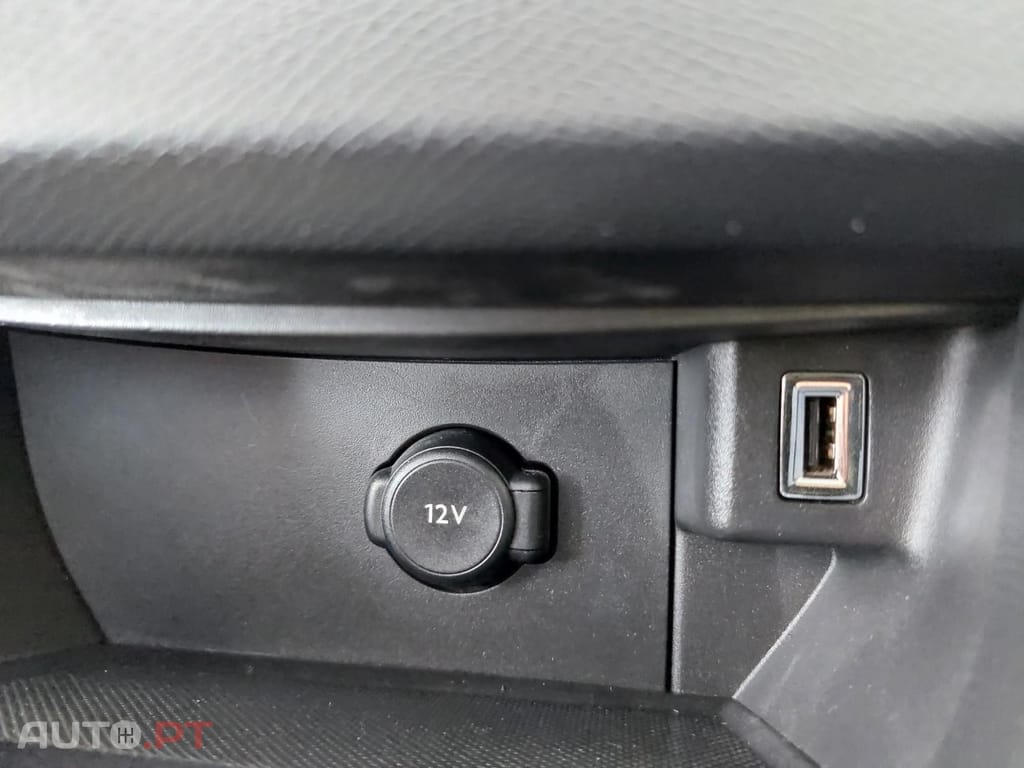 Peugeot 308 1.5 BlueHDi Business Line