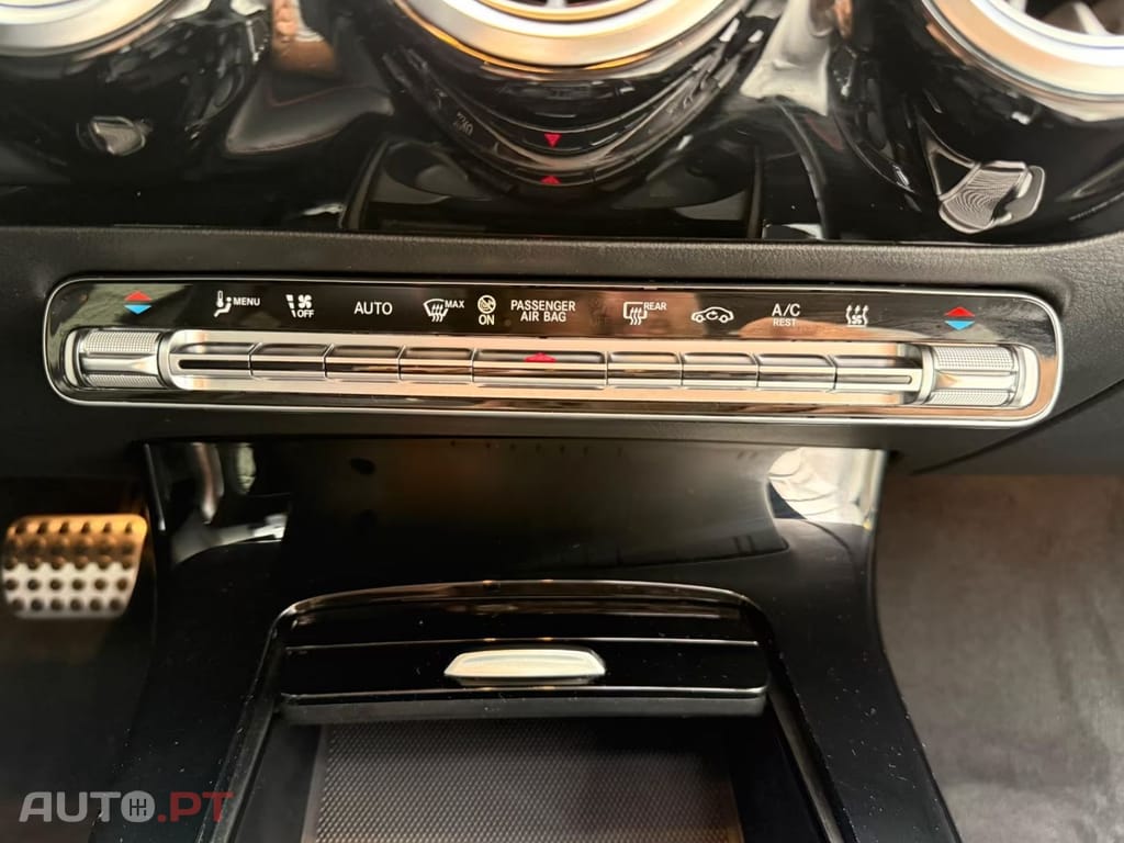 Mercedes-Benz A 250 I.V.A DEDUTIVEL e AMG