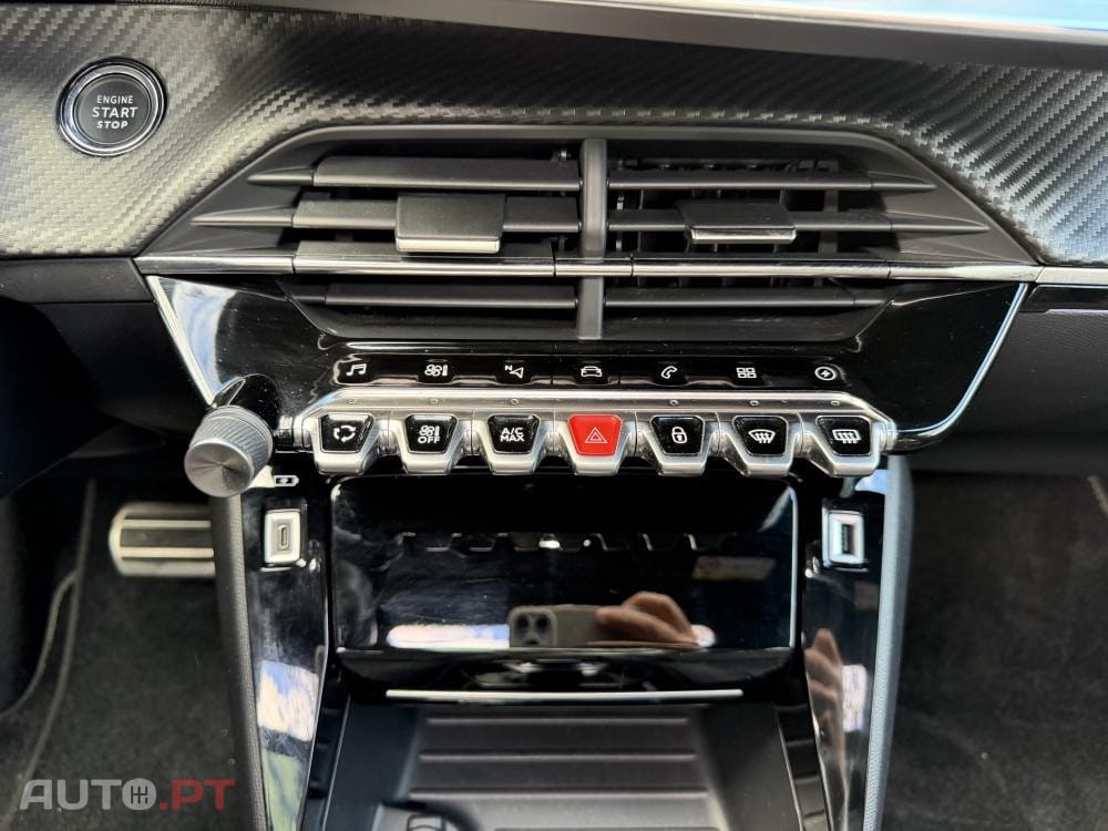 Peugeot E-2008 50 kWh GT Pack