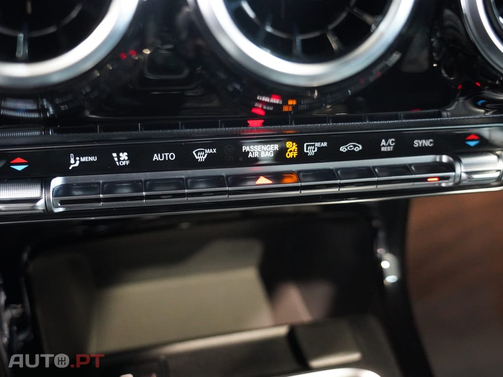 Mercedes-Benz A 180 d AMG Line