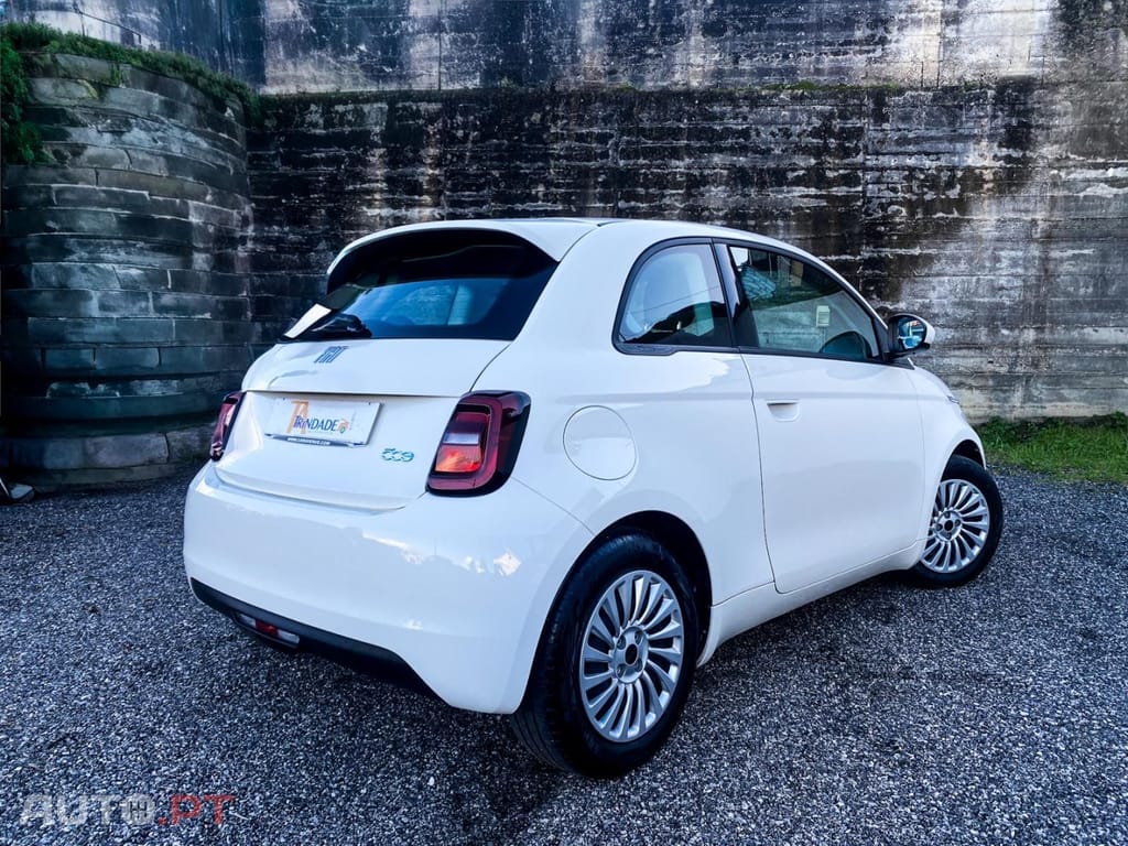 Fiat 500e Action