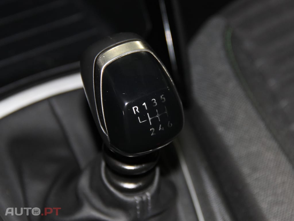Peugeot 2008 1.2 PureTech Active Pack