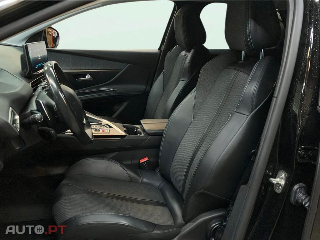 Peugeot 3008 1.6 Hybrid Allure e-EAT8