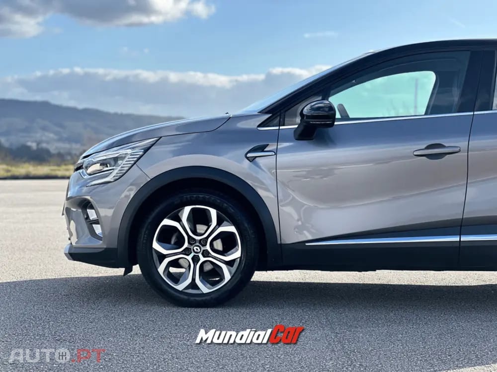 Renault Captur 1.6 Hybrid E-Tech Intens