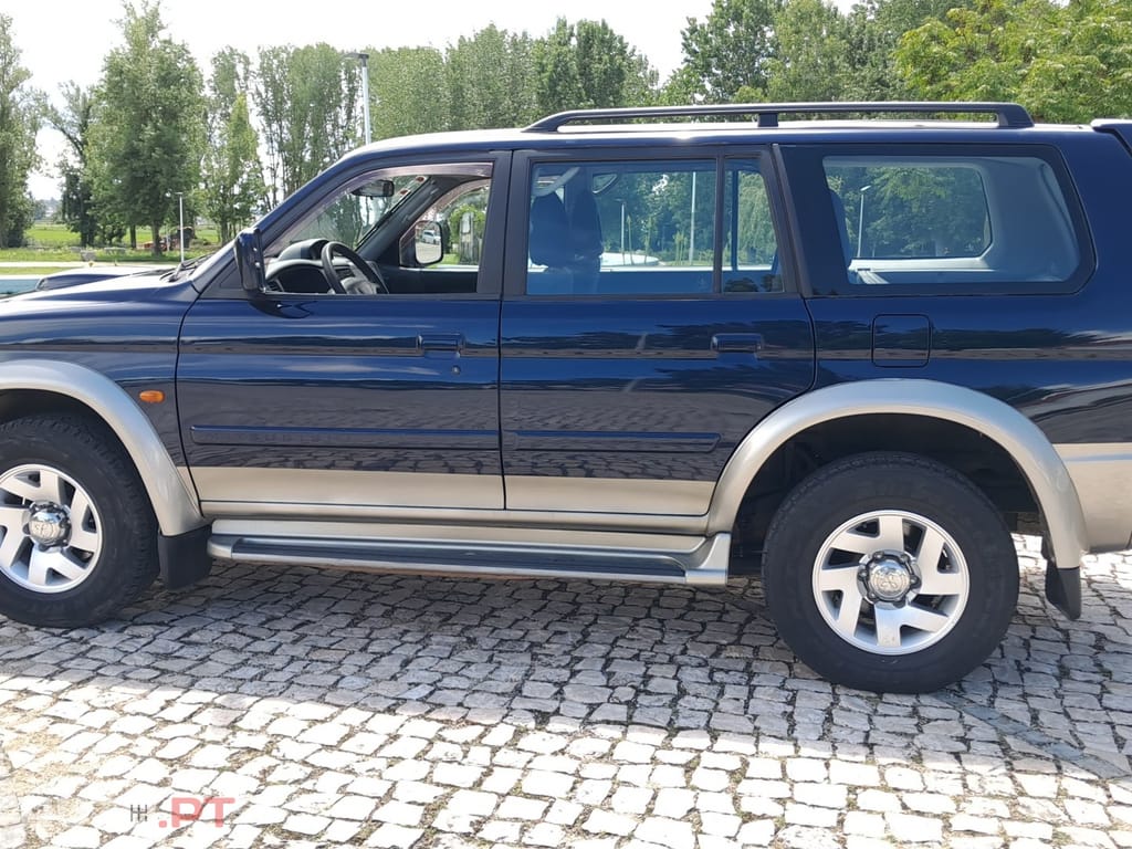 Mitsubishi Pajero Sport 2.5 TD GLS