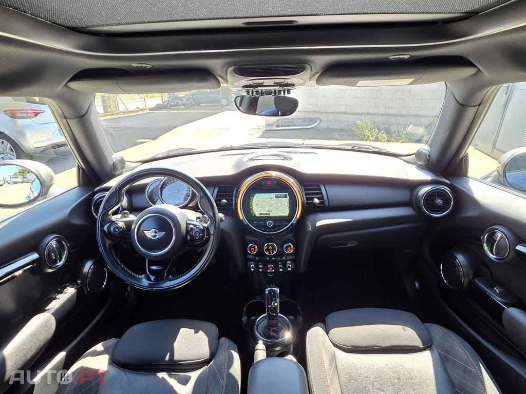 MINI Cooper Cooper SD Auto Seven