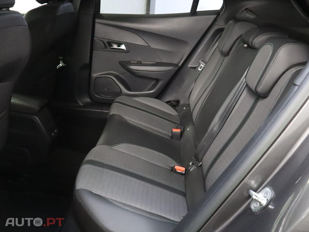 Peugeot 2008 1.2 PureTech  Allure